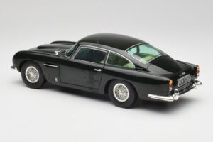 Aston Martin DB5 California Sálvia Chrono 1:18 H1001 Metal - imagem 7 de 8