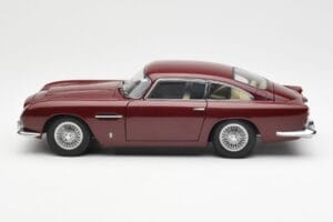 Aston Martin DB5 Dubonnet Vermelho AUTOart 1:18 70213 Metal - imagem 4 de 8