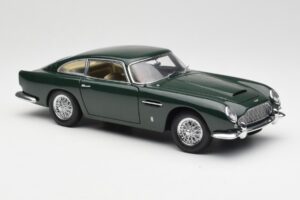 Aston Martin DB5 RHD Verde AUTOart 1:18 70024 Metal - imagem 6 de 8
