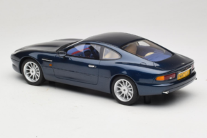 Aston Martin DB7 Mendip Blue Cult Models 1:18 CML187-3 Resina - imagem 5 de 6