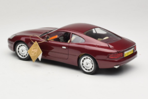 Aston Martin DB7 Vermelho Guiloy 1:18 67550 Metal - imagem 7 de 8