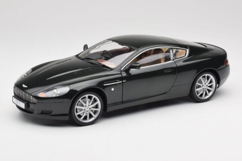 Aston Martin DB9 Preto Solido 1:18 15025600 Metal