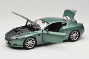 Aston Martin DB9 Verde Minichamps 1:18 150137322 Metal - imagem 2 de 8