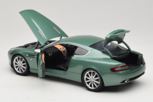 Aston Martin DB9 Verde Minichamps 1:18 150137322 Metal - imagem 5 de 8