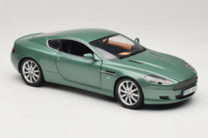 Aston Martin DB9 Verde Minichamps 1:18 150137322 Metal - imagem 6 de 8