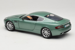Aston Martin DB9 Verde Minichamps 1:18 150137322 Metal - imagem 7 de 8