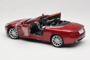 Aston Martin DB9 Volante Vermelho Solido 1:18 8163 Metal - imagem 5 de 8