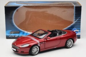 Aston Martin DB9 Volante Vermelho Solido 1:18 8163 Metal - imagem 8 de 8