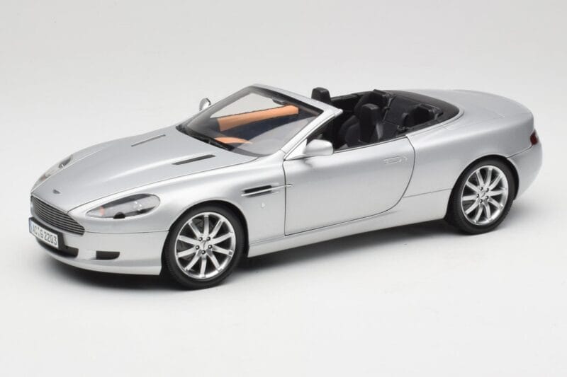 Aston Martin DB9 Volante Prata Minichamps 1:18 150137334 Metal