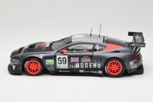Aston Martin DBR9 GT1 #59 Team Modena A. Garcia / J. Menten / C. Fittipaldi 24 Hours of Le Mans 2006 Solido 1:18 80014 Metal - imagem 4 de 8