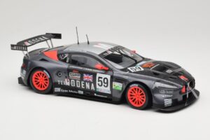 Aston Martin DBR9 GT1 #59 Team Modena A. Garcia / J. Menten / C. Fittipaldi 24 Hours of Le Mans 2006 Solido 1:18 80014 Metal - imagem 6 de 8