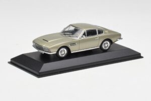 Aston Martin DBS Verde Prateado Metálico Minichamps 1:43 400137600 Metal - imagem 2 de 4