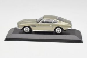 Aston Martin DBS Verde Prateado Metálico Minichamps 1:43 400137600 Metal