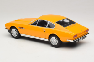 Aston Martin DBS Amarelo GT Spirit 1:18 GT079 Resina - imagem 5 de 6