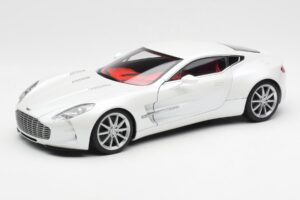 Aston Martin One-77 Morning Frost Branco AUTOart 1:18 70244 Metal