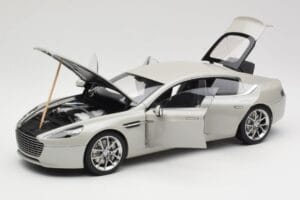 Aston Martin Rapide S Silver Fox AUTOart 1:18 70258 Metal - imagem 2 de 8