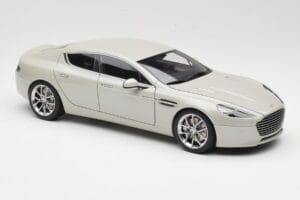 Aston Martin Rapide S Silver Fox AUTOart 1:18 70258 Metal - imagem 6 de 8