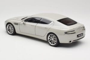 Aston Martin Rapide S Silver Fox AUTOart 1:18 70258 Metal - imagem 7 de 8