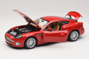 Aston Martin V12 Vanquish Vermelho Bburago 1:18 33334063 Metal - imagem 2 de 8