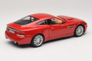 Aston Martin V12 Vanquish Vermelho Bburago 1:18 33334063 Metal - imagem 3 de 8