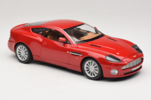 Aston Martin V12 Vanquish Vermelho Bburago 1:18 33334063 Metal - imagem 6 de 8