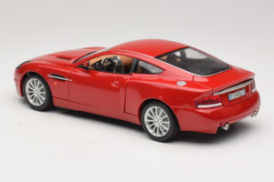 Aston Martin V12 Vanquish Vermelho Bburago 1:18 33334063 Metal - imagem 7 de 8