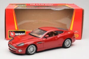 Aston Martin V12 Vanquish Vermelho Bburago 1:18 34063 Metal - imagem 8 de 8