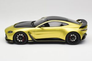 Aston Martin V12 Vantage Final Edition Cosmopolitan Yellow TopSpeed 1:18 TS0453 Metal - imagem 3 de 6