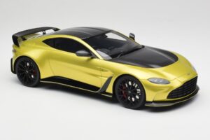 Aston Martin V12 Vantage Final Edition Cosmopolitan Yellow TopSpeed 1:18 TS0453 Metal - imagem 4 de 6