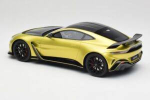 Aston Martin V12 Vantage Final Edition Cosmopolitan Yellow TopSpeed 1:18 TS0453 Metal - imagem 5 de 6