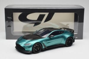 Aston Martin V12 Vantage Racing Green GT Spirit 1:18 GT922 Resina - imagem 6 de 6
