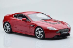 Aston Martin V12 Vantage Vermelho AUTOart 1:18 70208 Metal - imagem 6 de 8