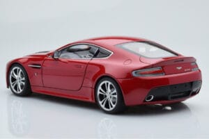 Aston Martin V12 Vantage Vermelho AUTOart 1:18 70208 Metal - imagem 7 de 8