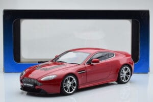 Aston Martin V12 Vantage Vermelho AUTOart 1:18 70208 Metal - imagem 8 de 8
