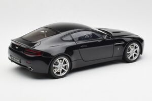 Aston Martin V8 Vantage Onyx Preto AUTOart 1:18 70202 Metal - imagem 3 de 8