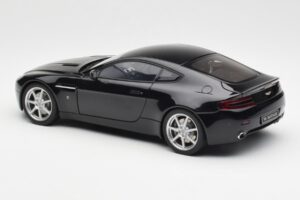 Aston Martin V8 Vantage Onyx Preto AUTOart 1:18 70202 Metal - imagem 7 de 8
