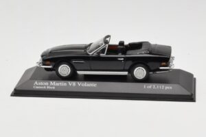 Aston Martin V8 Volante Preto Minichamps 1:43 400137730 Metal