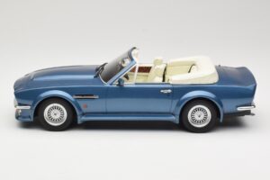 Aston Martin V8 Volante Azul GT Spirit 1:18 GT128 Resina - imagem 3 de 6