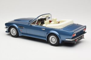 Aston Martin V8 Volante Azul GT Spirit 1:18 GT128 Resina - imagem 5 de 6