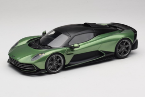Aston Martin Valhalla Iridescent Emerald Green GT Spirit 1:18 GT558 Resina