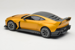 Aston Martin Valiant Auric Gold Metallic GT Spirit 1:18 GT546 Resina - imagem 5 de 6