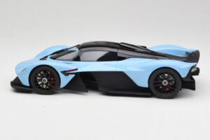 Aston Martin Valkyrie Racing Azul GT Spirit 1:18 GT915 Resina - imagem 3 de 6