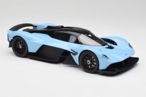 Aston Martin Valkyrie Racing Azul GT Spirit 1:18 GT915 Resina - imagem 4 de 6