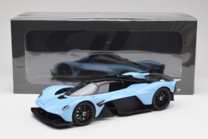Aston Martin Valkyrie Racing Azul GT Spirit 1:18 GT915 Resina - imagem 6 de 6