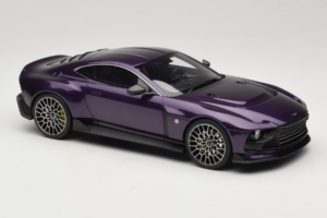 Aston Martin Valour Azul Escuro GT Spirit 1:18 GT944 Resina - imagem 4 de 6