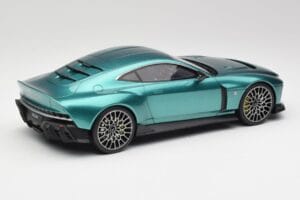 Aston Martin Valour Racing Green GT Spirit 1:18 GT480 Resina - imagem 2 de 6