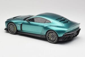 Aston Martin Valour Racing Green GT Spirit 1:18 GT480 Resina - imagem 5 de 6