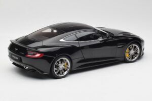 Aston Martin Vanquish Onyx Preto AUTOart 1:18 70247 Metal - imagem 3 de 8