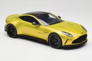 Aston Martin Vantage Cosmopolitan Yellow GT Spirit 1:18 GT514 Resina - imagem 4 de 6