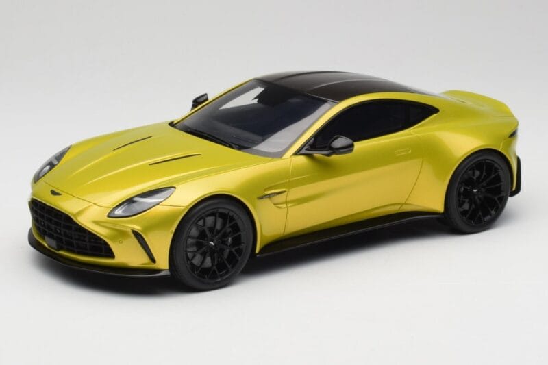 Aston Martin Vantage Cosmopolitan Yellow GT Spirit 1:18 GT514 Resina